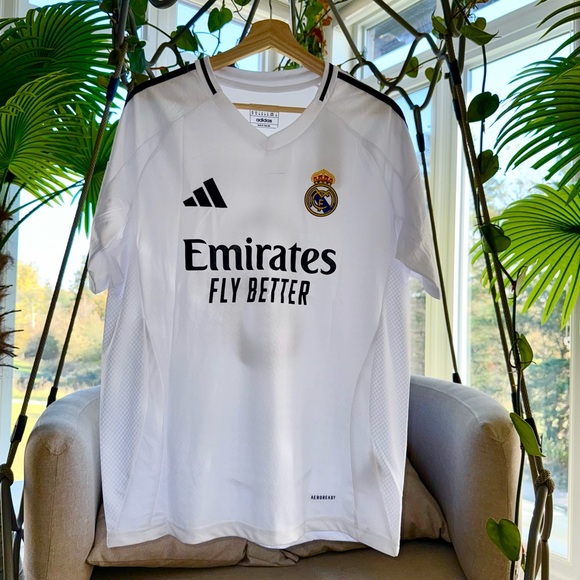 Real Madrid Mbappé #9 Soccer Jersey ￼ - Picture 3 of 3